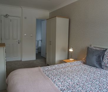A stunning 7 bedroom co-living house for professionals - Photo 6