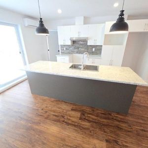 Grand condo 5 1/2 a louer - Photo 2
