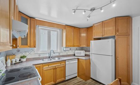 For Lease - 27 Stock Avenue Unit# Upper, Toronto, Ontario - Photo 5