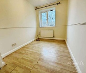 Goldfinch Way, South Wonston, Winchester, Hampshire, SO21 - Photo 2