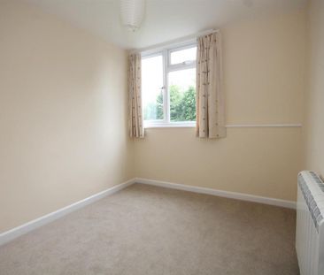 4 bedroom detached bungalow to rent - Photo 4