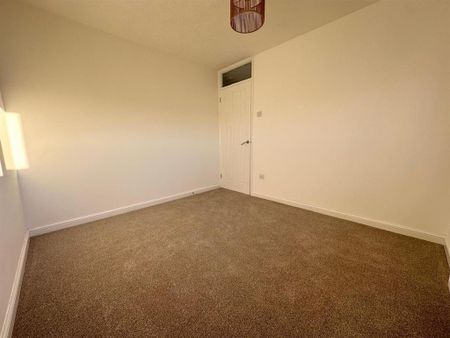 3 bedroom detached house to rent - Photo 2