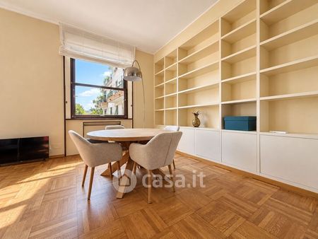 Trilocale in Affitto in Viale Vittorio Veneto 24 a Milano - Photo 4
