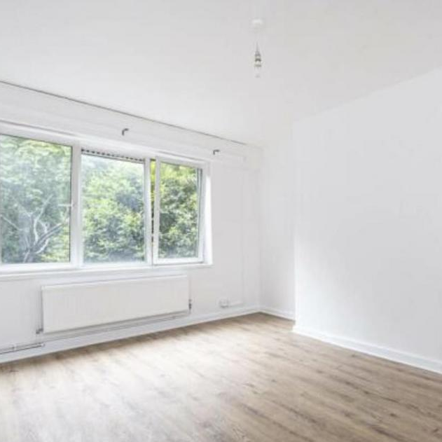 4 bedroom flat to rent - Photo 1