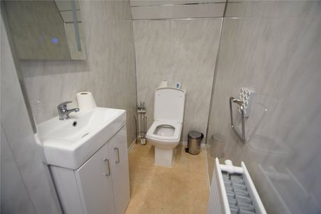 1 bed apartment to rent in Carlisle Road, Bridlington, East Riding of Yorkshire, YO15 - Photo 5
