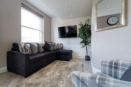 Flat 4, 12 Priory Street - Photo 2