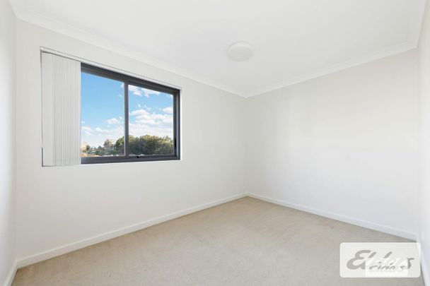 Modern Apartment with View - Photo 1