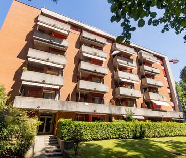 Spazzioso appartamento di 2.5 locali immerso nel verde! - Photo 1