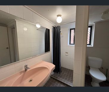 2/25 Fortescue Street, Spring Hill, Qld 4000 - Photo 6