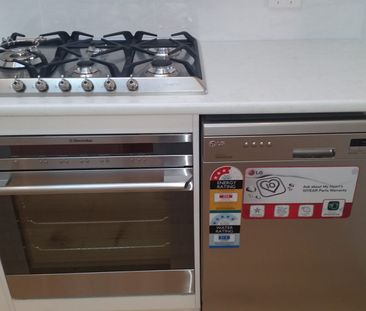 Perfect blend of art-deco with contemporary style 3BR Family Home - Photo 6