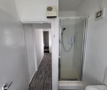 1 bedroom flat to rent - Photo 6