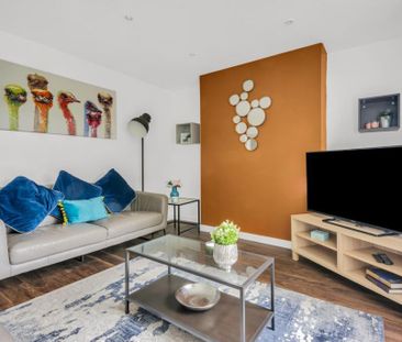 2 bedroom flat to rent - Photo 2