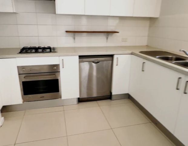 3b2b Third room - Photo 1