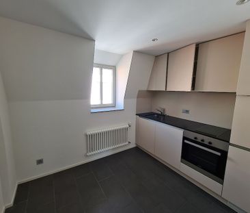 Charmante 2.5 Duplex-Wohnung im Alt-Quartier - Photo 2