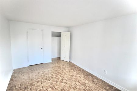Renovated 3.5 available NOW- 7355 Acadie - Photo 2