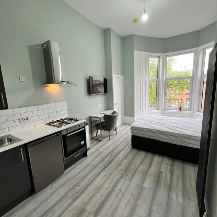 Studio Flat, Dixon Avenue, G42 - Photo 1