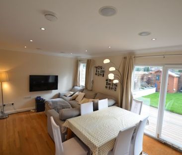 Patten Avenue, Yateley, GU46 - Photo 1