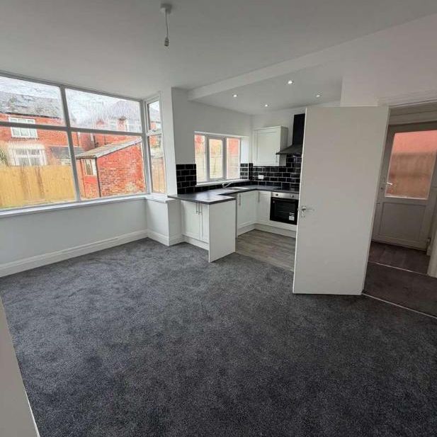 Auburn Grove, Blackpool, FY1 - Photo 1