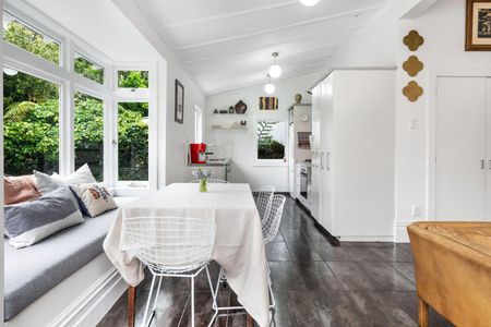 Sunny Character Home Pet Friendly - Photo 4