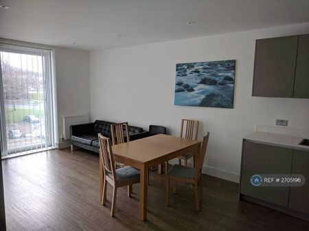 2 bedroom flat to rent - Photo 2