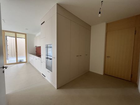 ERSTBEZUG: Wohnen wie im Einfamilienhaus. 4.5-Zimmer-Hausteil in familienfreundlichem Quartier. - Foto 4