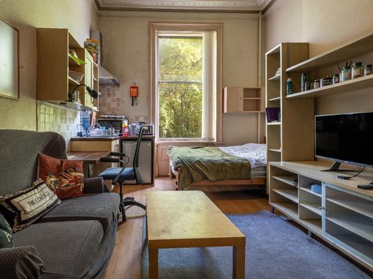 Studio to rent - Photo 1