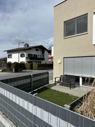 Ideal für Singles: Sonnige, freundliche Wohnung in Weer mit kleinem Garten - Foto 1