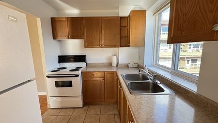 35 Blake Street, Barrie - Photo 4