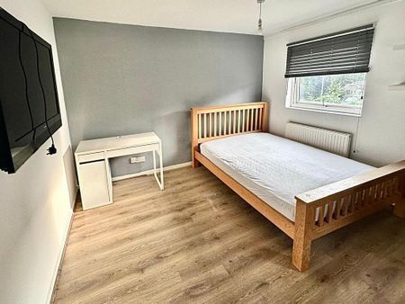 4 bedroom terraced house to rent - Photo 2