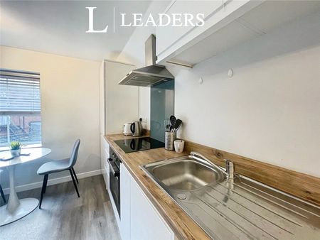 apartment to rent Wootton Gardens, Bournemouth, Dorset, BH1 - Photo 5