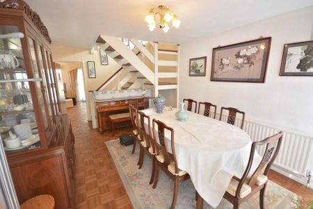 Ashley Road, Epsom, Surrey, KT18 5BH - Photo 4