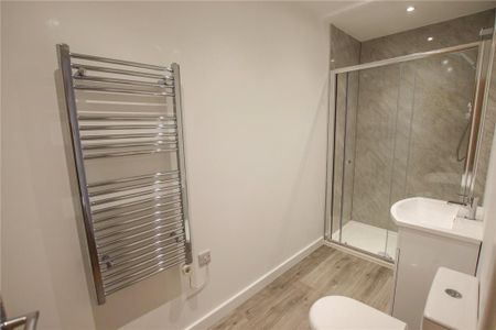 1 bedroom penthouse to rent - Photo 4