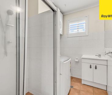 Neat and Tidy 2 Bedroom Unit - Photo 6