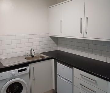 2 bedroom ground floor flat to rent - Photo 4