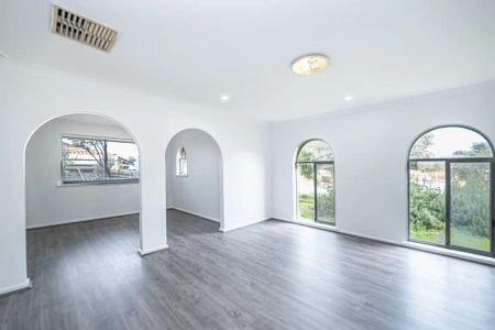 “Well-Presented 3-Bedroom Home – Move-In Ready” - Photo 3