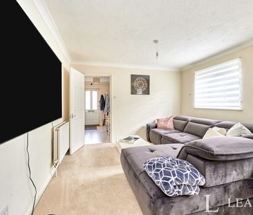 3 bedroom house to rent Shortlands Place, Half Acres, Bishops Stort... - Photo 5
