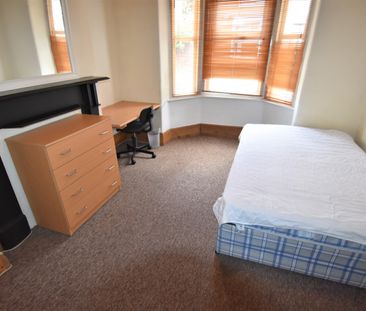 4 bedroom terraced house to rent - Photo 2