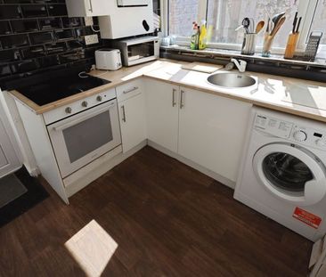 House Share With Ensuite & Kitchenette! Palmerston Road, Bournemouth - Photo 2