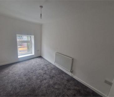 2 bedroom end of terrace house to rent - Photo 4