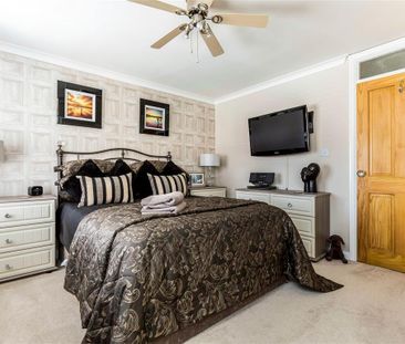 Helm Close - Photo 4