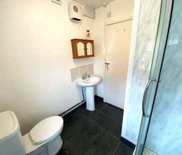 4 bedroom terraced house to rent - Photo 4