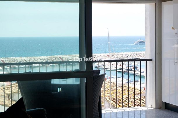 Apartment in Puerto Banús, Costa del Sol - Photo 1