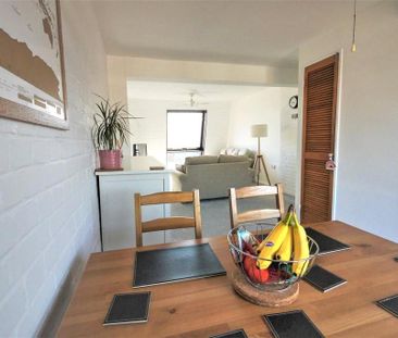 2 bedroom penthouse to rent - Photo 4