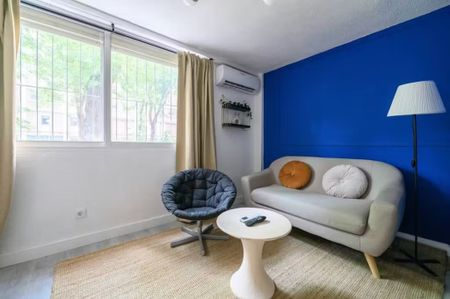 Calle de Santa Genoveva, Madrid, Community of Madrid 28017 - Foto 4