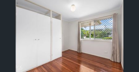 Family Home - Photo 2