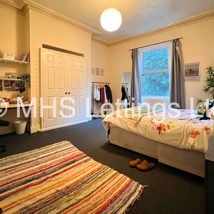 5 Bedroom Mid Terraced House for rent in Regent Park Terrace - Photo 1
