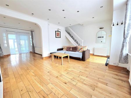 3 bedroom terraced house to rent - Photo 3