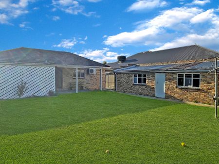 Perfectly Positioned & Well-Maintained 3-Bedroom Home Sweet Home! - Photo 4