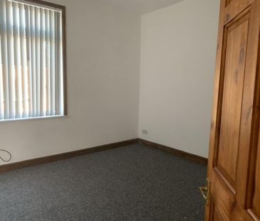 2 bed Terraced - To Let - Photo 3