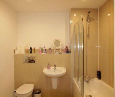 Addlestone, Surrey, KT15 - Photo 4